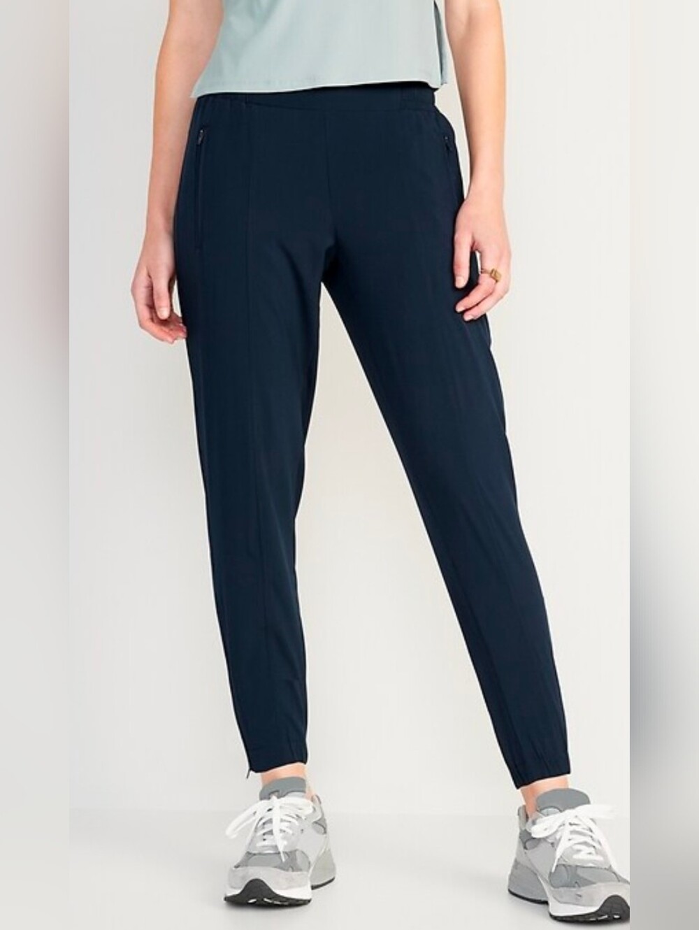 Old Navy Active High-Rise StretchTech Navy Joggers, Size Small